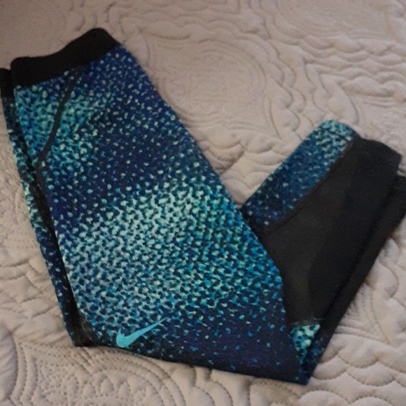 Nike Pants - Nike Pro Hyper Cool leggings